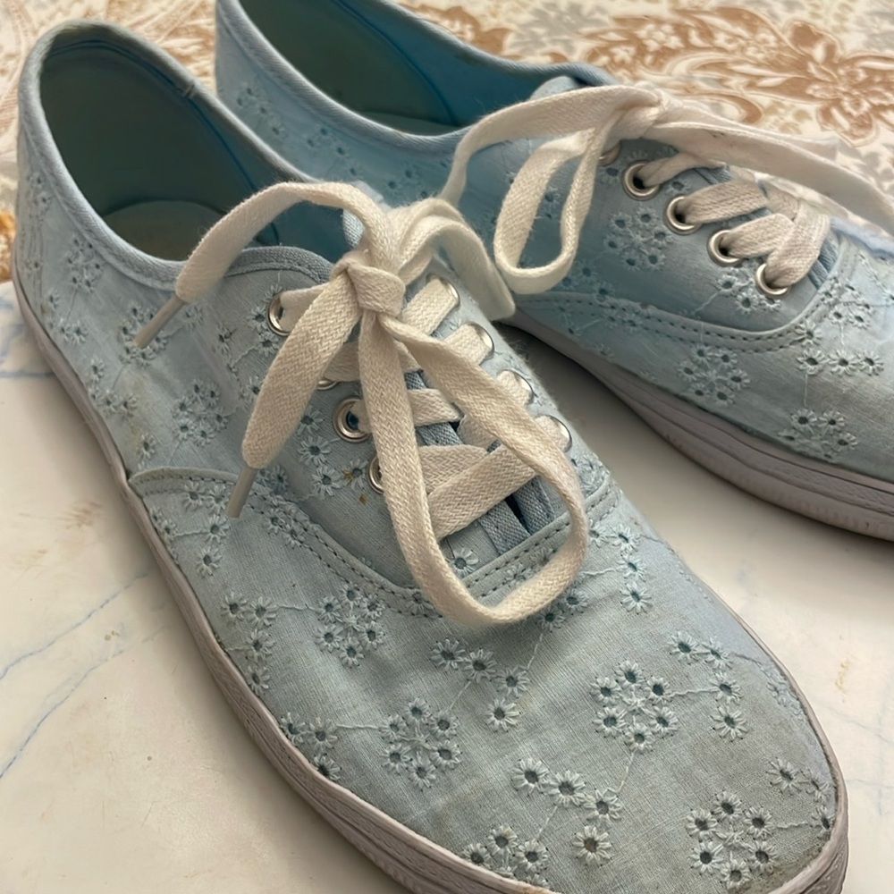 Woman’s Tie Up Shoes size 7.5, by City Sneakers